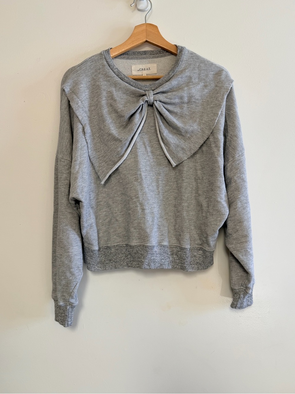 THE GREAT. Light Gray Bow-Detail Sweatshirt size 3/L